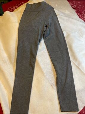 OFFLINE by Aerie Gray High-Waisted Leggings - Size Medium